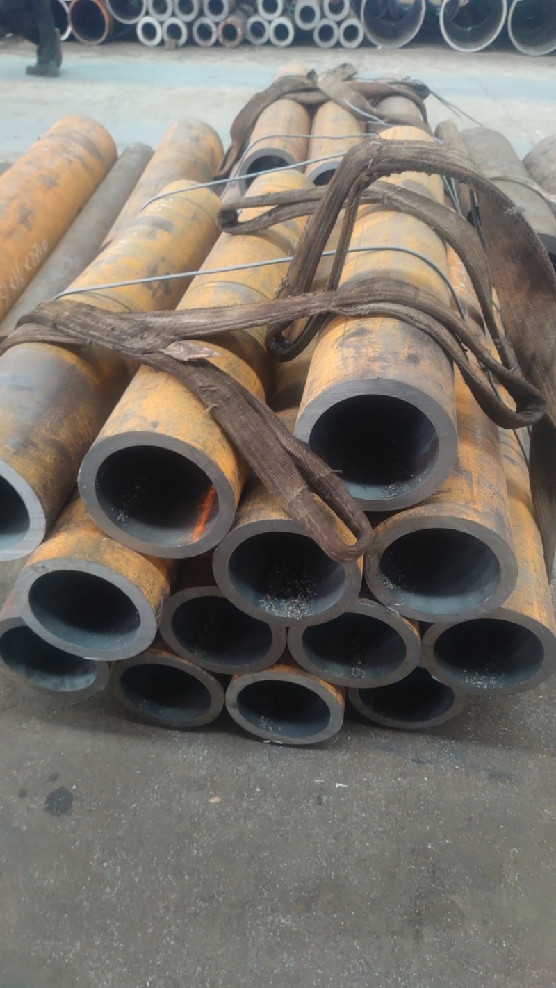 石嘴山石嘴山石嘴山15CrMoG无缝钢管切割